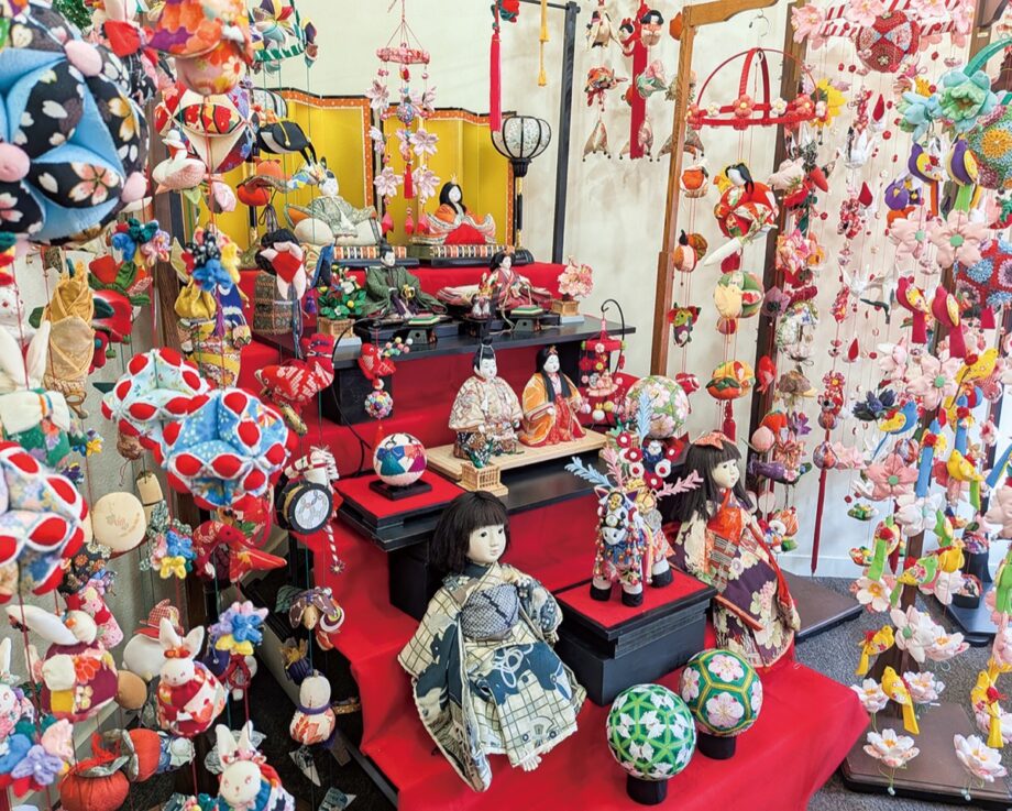 願いをこめたつるし雛 「日本三大つるし雛展」 厚木市「もりや亭」で2026年3月28日まで展示中