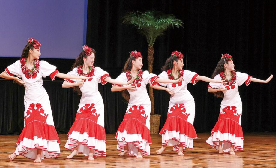 【2月14日うみかぜテラス】フラやキッズダンス、よさこい踊りなど老若男女の17団体がパフォーマンスを披露