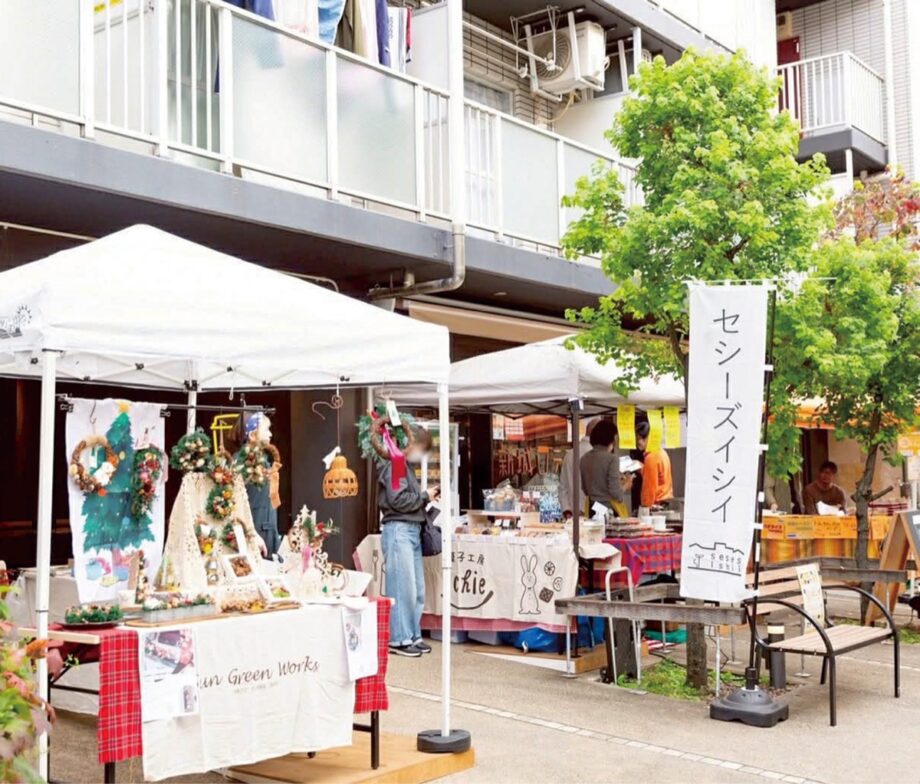 【４月５日】川崎市中原区・武蔵新城駅北口で地域の店と人をつなぐ「マルシェ」３５のブースが並ぶ