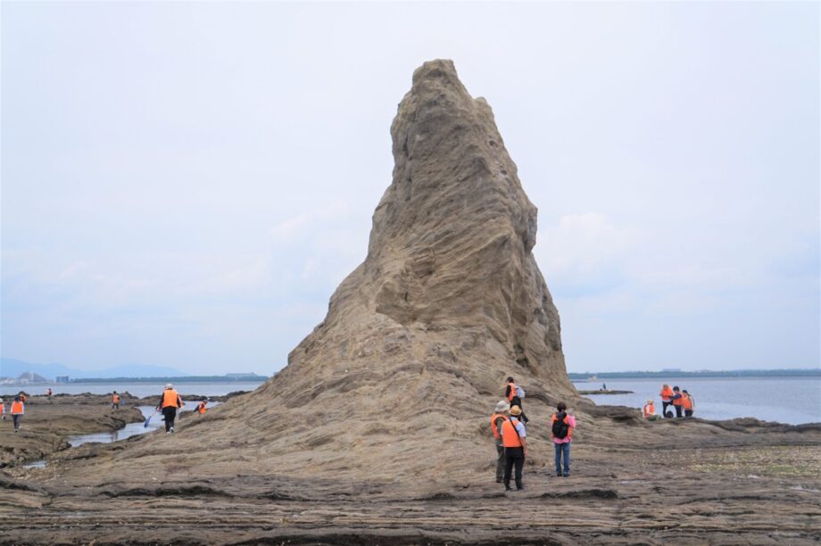 “歌に愛された”岩「えぼし岩」がちがさき景観資源に登録