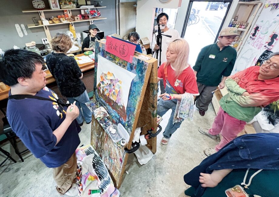 横須賀・森崎の新カフェ「動のアート」ライブで～即興バトル体験の場～