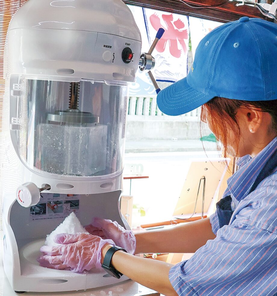横須賀市 涼を求めて”かき氷”で厳しい夏乗り切る~三代続く丸山氷店がリニューアル~