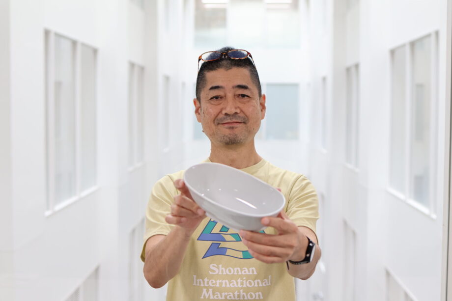 茅ヶ崎の暮らしから生まれた、日常を変える器。コメヤデザイン・山下公明さんのものづくり