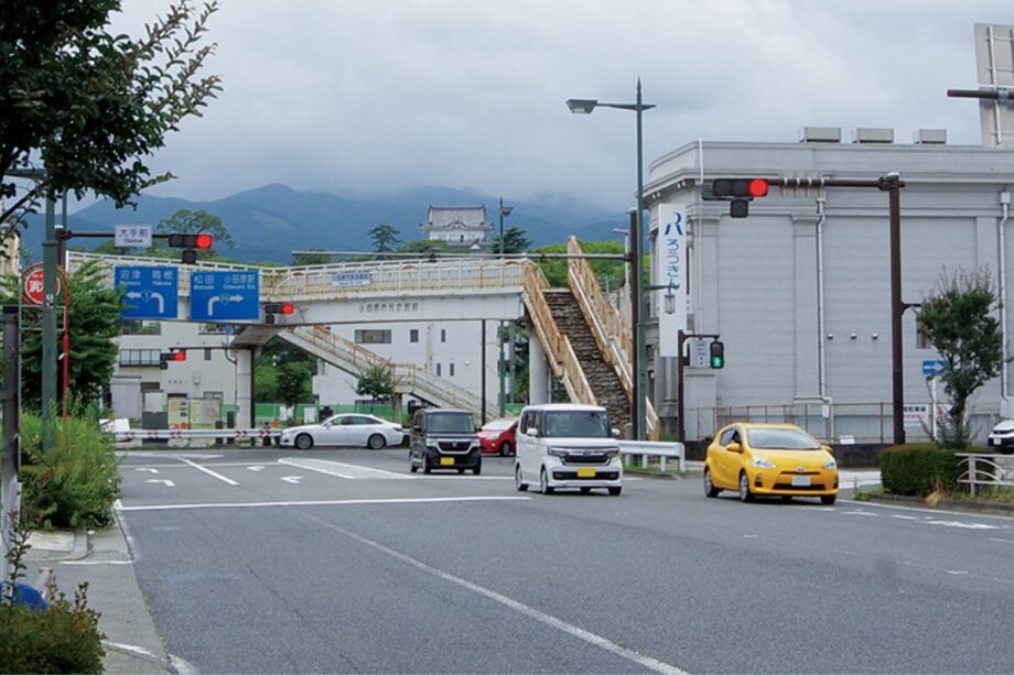 小田原市が旧市民会館の解体で開けた天守閣を望む景観維持の為、国道沿い、条例改正に着手