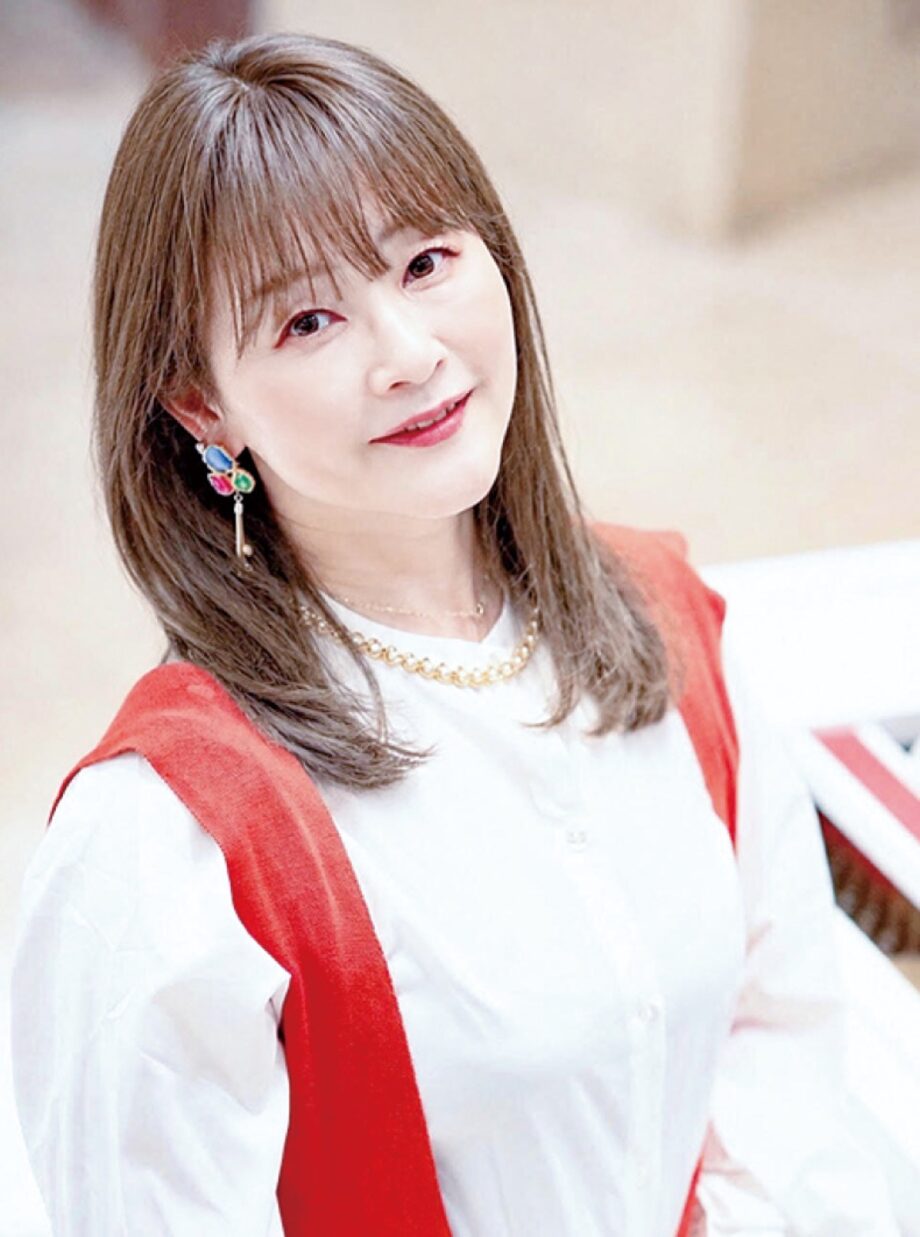 【10月15日(木)うみかぜテラス】懐かしの昭和ソングを歌う Akikaさんの歌声サロン